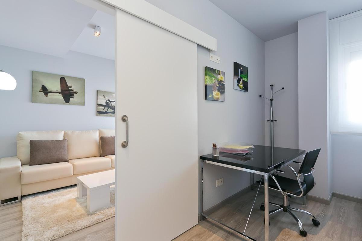 Estupendo Penthouse 2 , 1 Bano Wifi Málaga